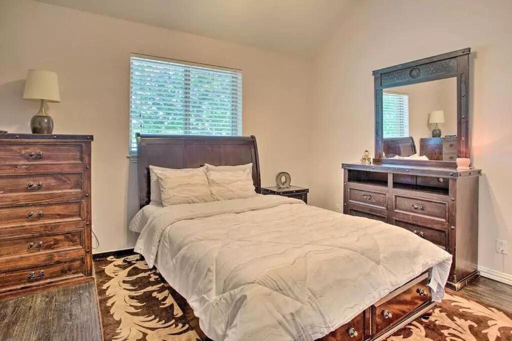 Heated Pool, Pool Table, Hot Tub, Home Theatre, Guest House, Basketball Court, Sleeps-20 Allen Exterior photo
