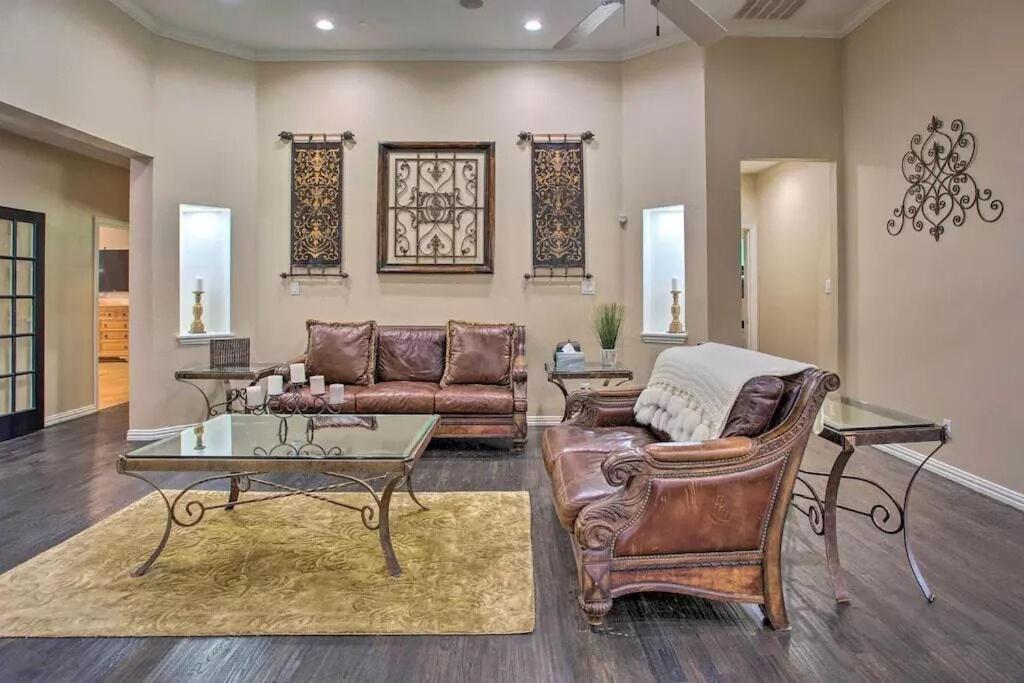 Heated Pool, Pool Table, Hot Tub, Home Theatre, Guest House, Basketball Court, Sleeps-20 Allen Exterior photo