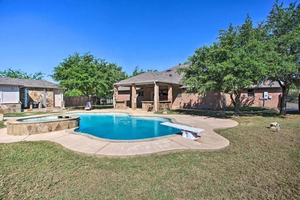 Heated Pool, Pool Table, Hot Tub, Home Theatre, Guest House, Basketball Court, Sleeps-20 Allen Exterior photo