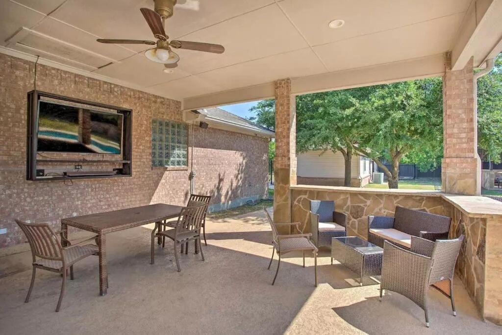 Heated Pool, Pool Table, Hot Tub, Home Theatre, Guest House, Basketball Court, Sleeps-20 Allen Exterior photo