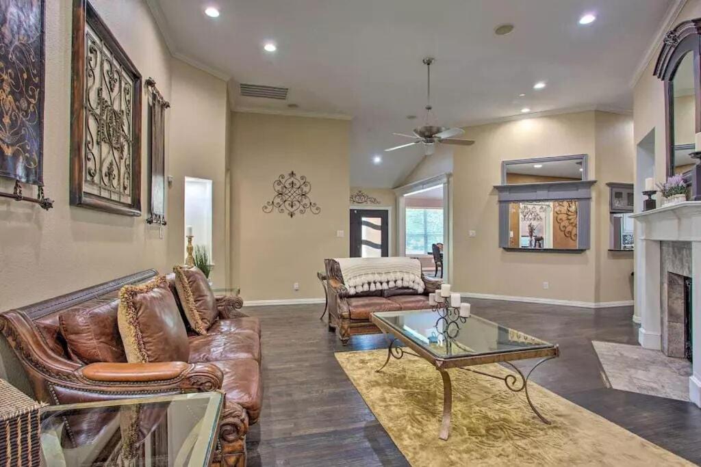 Heated Pool, Pool Table, Hot Tub, Home Theatre, Guest House, Basketball Court, Sleeps-20 Allen Exterior photo