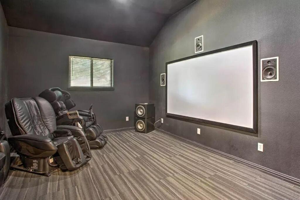 Heated Pool, Pool Table, Hot Tub, Home Theatre, Guest House, Basketball Court, Sleeps-20 Allen Exterior photo