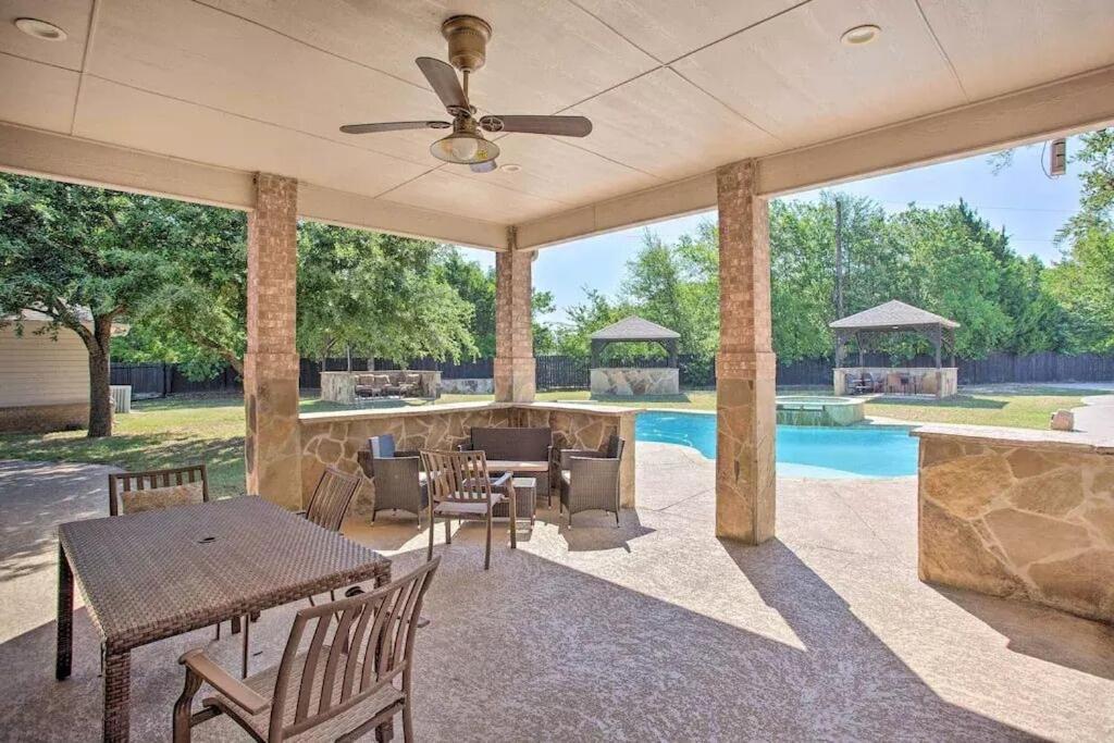 Heated Pool, Pool Table, Hot Tub, Home Theatre, Guest House, Basketball Court, Sleeps-20 Allen Exterior photo